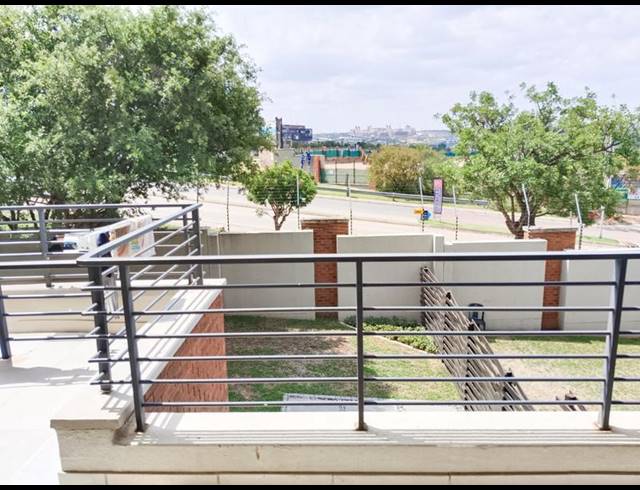 2 BEDROOM APARTMENT FOR SALE IN FOURWAYS